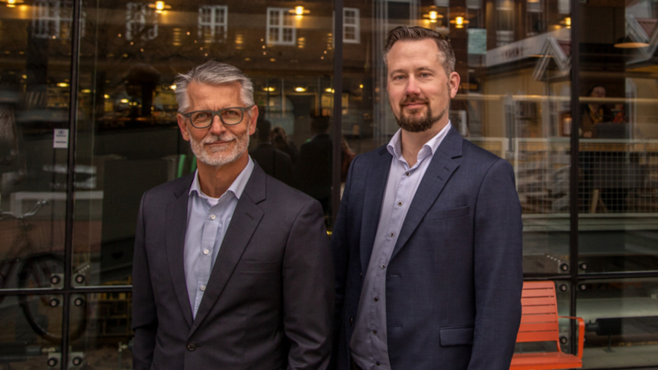 company-investment-partnership-photo