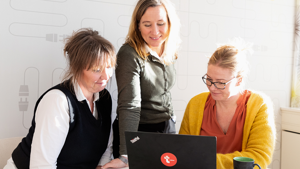 workplace-team-discussion